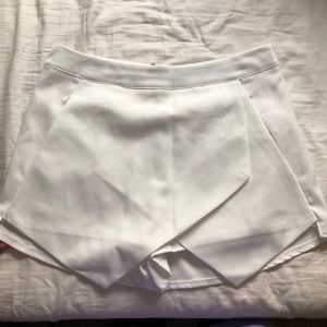 Missguided White Envelope Skirt size 4